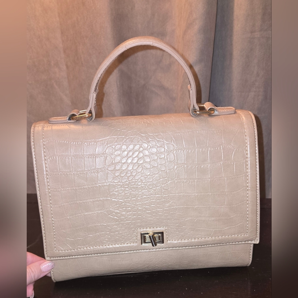 Elegant Cream Crocodile-Embossed Handbag